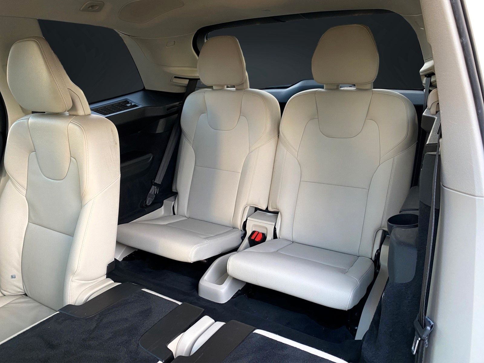 Volvo XC 90 D5 AWD MOMENTUM NAVI-360°KAMERA-7-SITZER foto 16