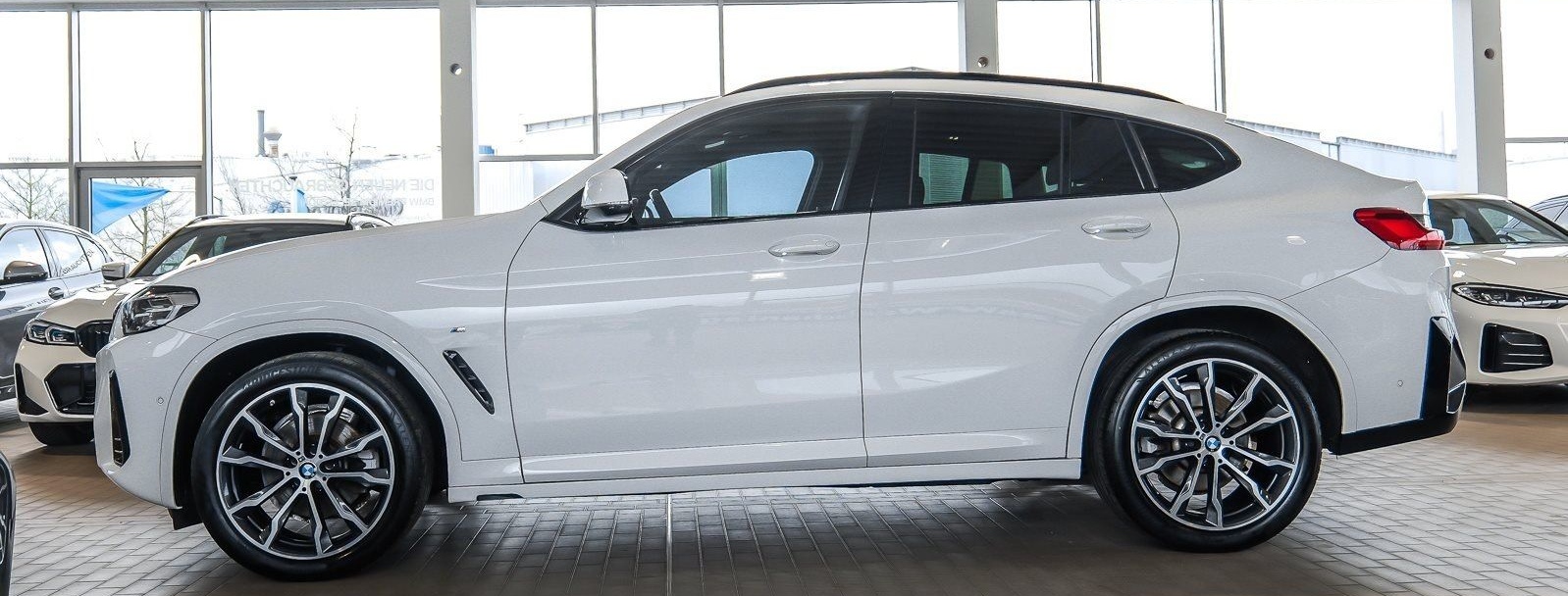 BMW X4 xDrive20i M-Sport Pano Hifi 20Zoll DrivingA. foto 9