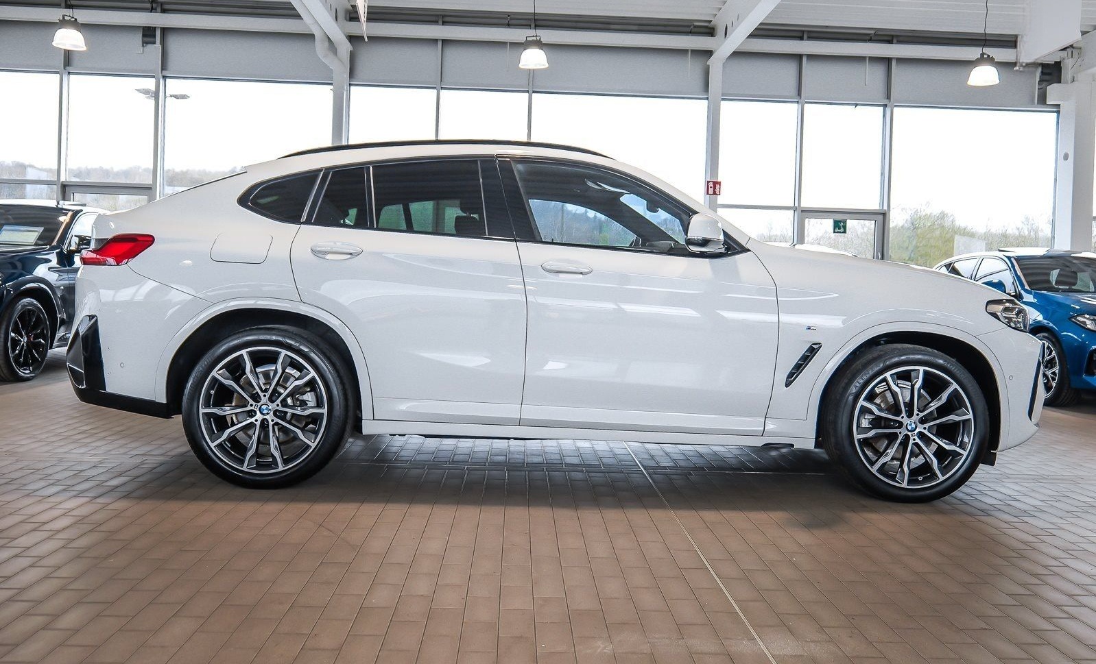 BMW X4 xDrive20i M-Sport Pano Hifi 20Zoll DrivingA. foto 10