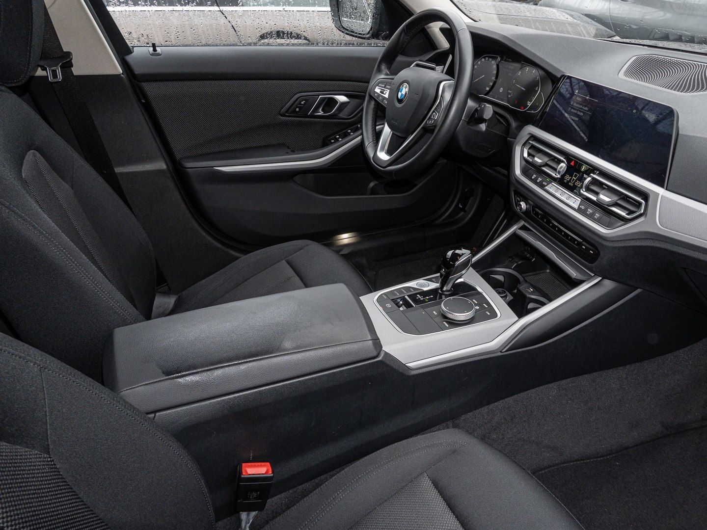 BMW 320i xDrive Advantage Aut. AHK, PDC, Klimaautoma foto 4