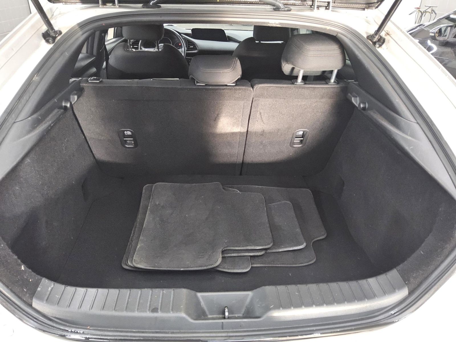 Mazda 3 2.0 SKYACTIV-G Navi LED Shz HuD RfK PDC ACC foto 11