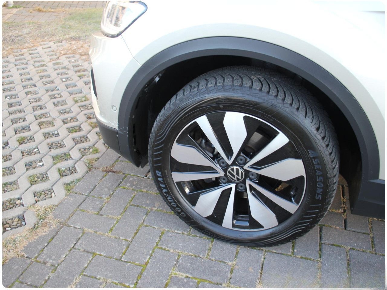 Volkswagen T-ROC 1.0 TSI MOVE Navi SHZ PDC ACC Bluetooth foto 10
