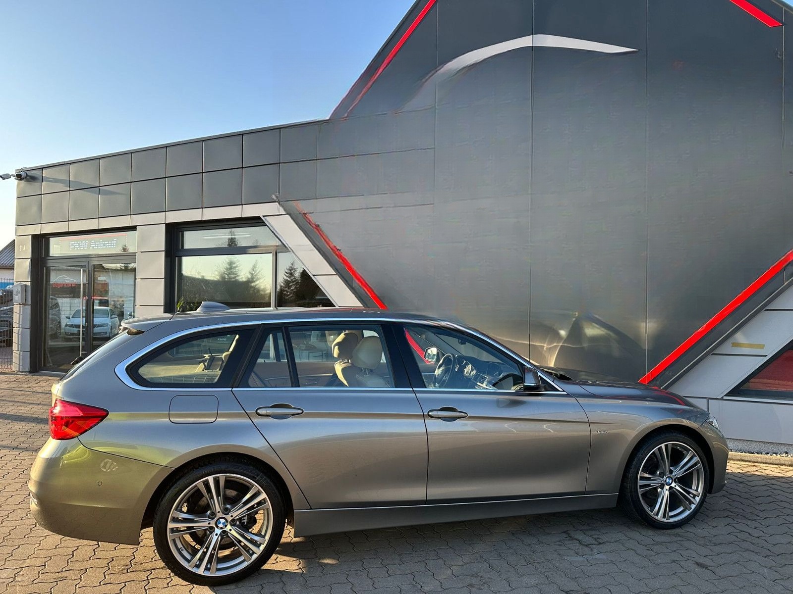 BMW 320 3 Touring 320 d Luxury Line LED NAV KAMERA foto 15