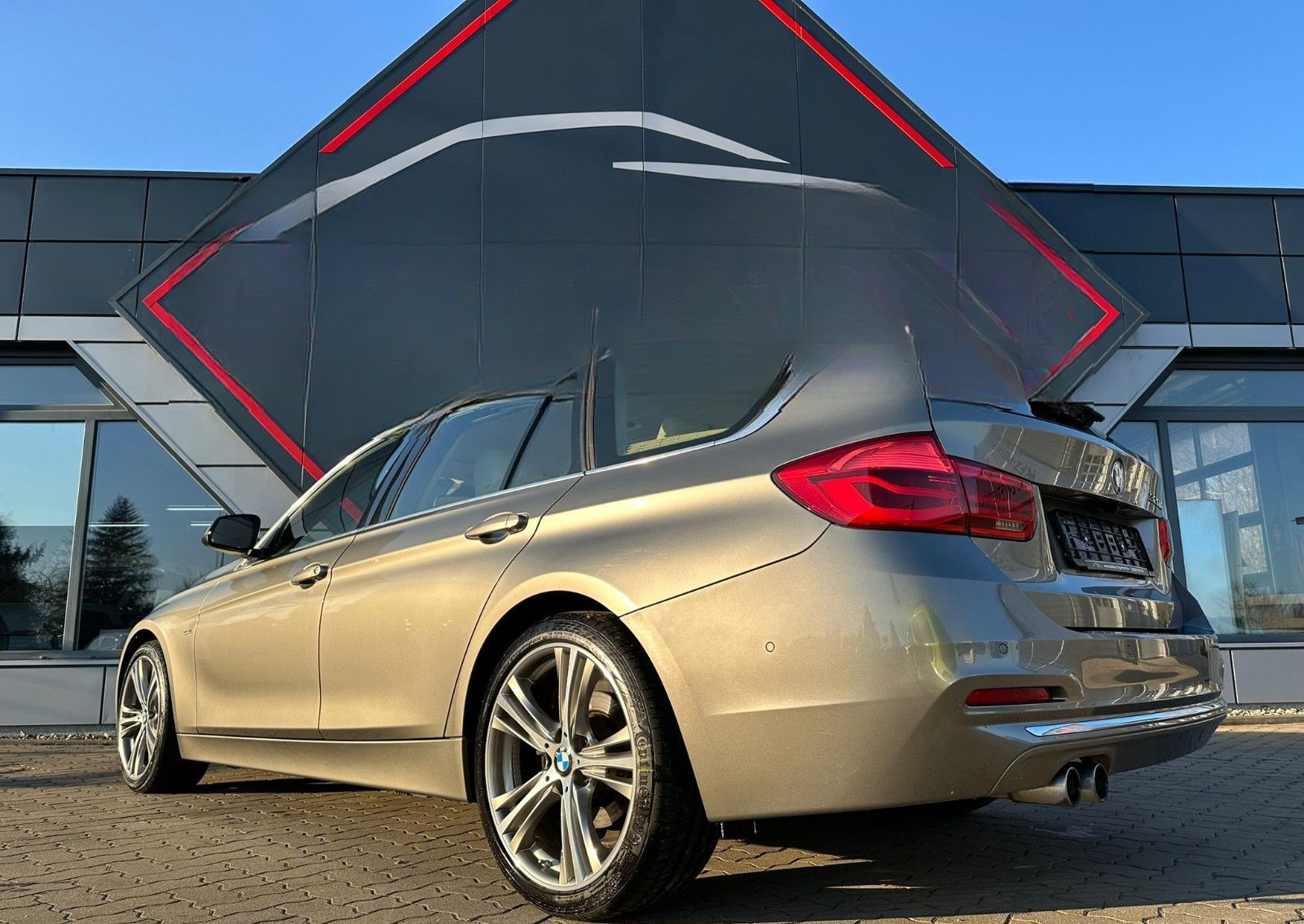 BMW 320 3 Touring 320 d Luxury Line LED NAV KAMERA foto 21