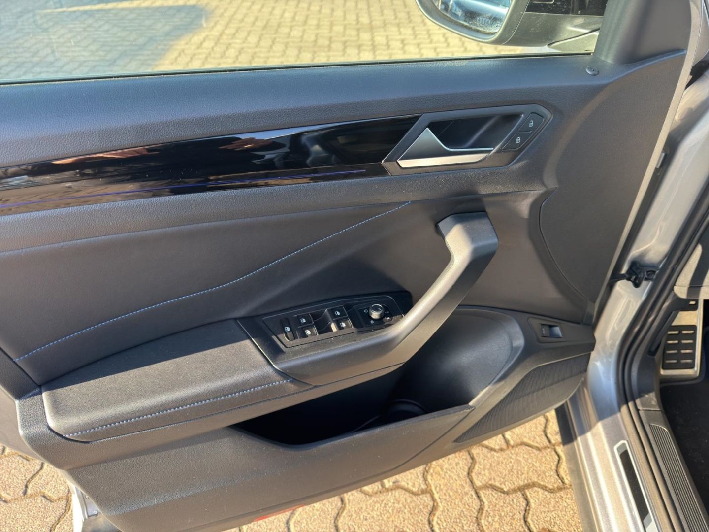Volkswagen T-Roc R 2.0 TSI 4Motion Alu Matrix-LED Pano. AHK foto 12
