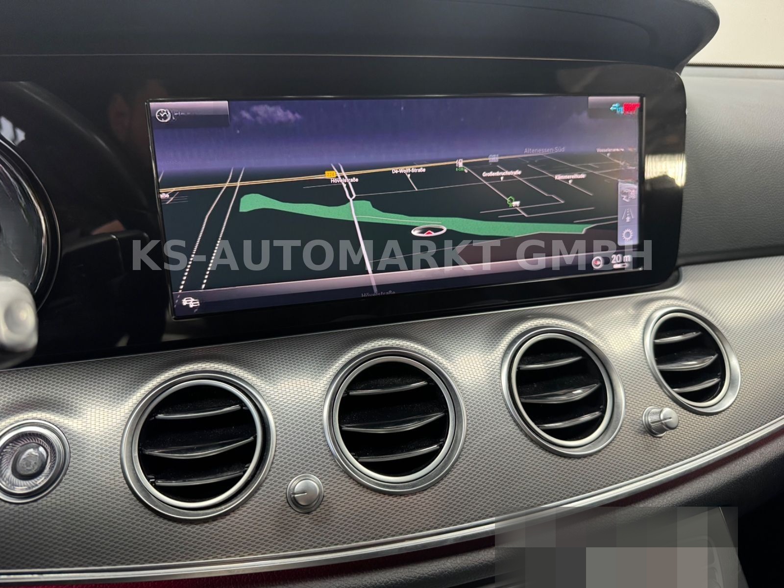 Mercedes-Benz E 300 de T-Modell AMG Night*LED*AHK*Park-Assist* foto 12