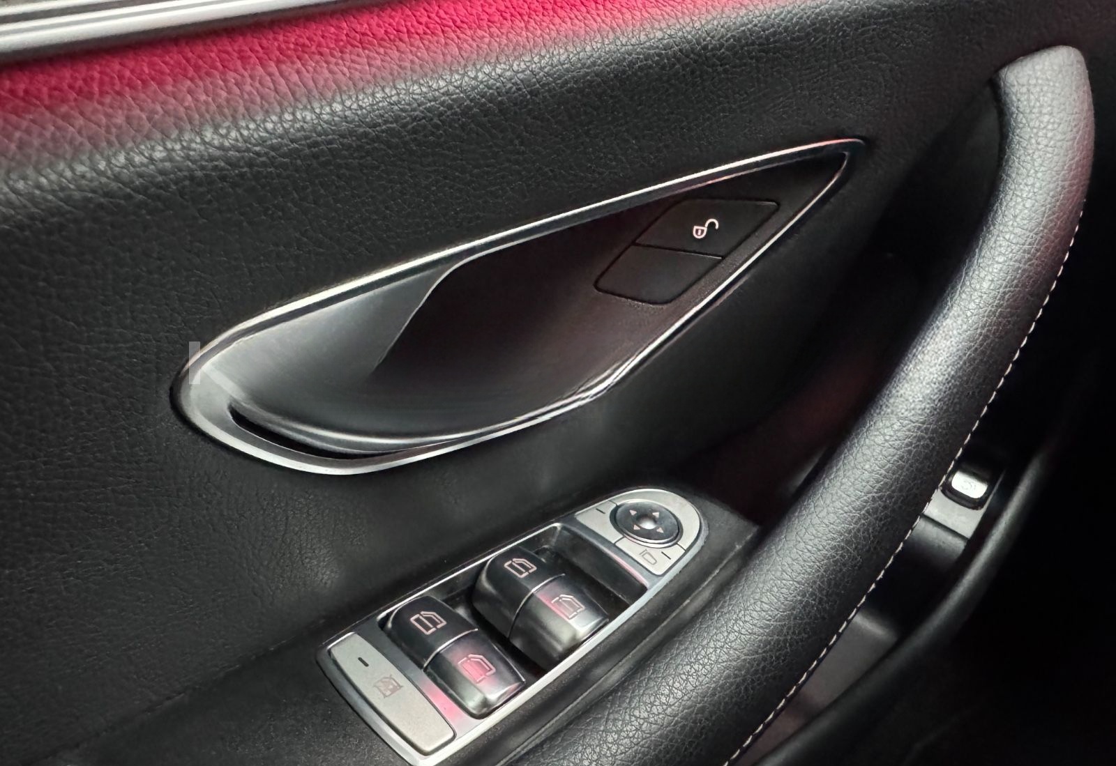 Mercedes-Benz E 300 de T-Modell AMG Night*LED*AHK*Park-Assist* foto 17