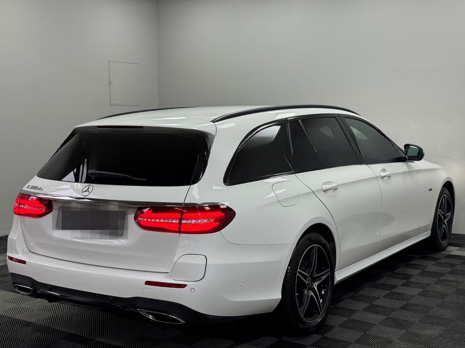 Mercedes-Benz E 300 de T-Modell AMG Night*LED*AHK*Park-Assist* foto 6