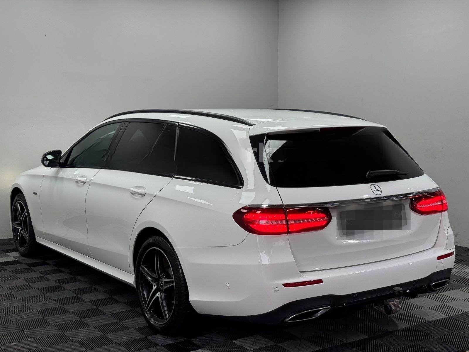 Mercedes-Benz E 300 de T-Modell AMG Night*LED*AHK*Park-Assist* foto 8