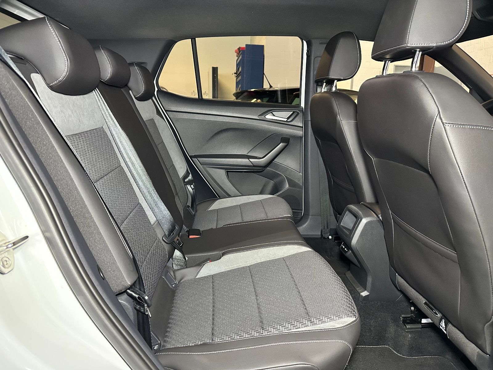 Volkswagen T-Cross R-LINE 1.0TSI DSG VIRTUAL,LED,ACC,18"ALU foto 11