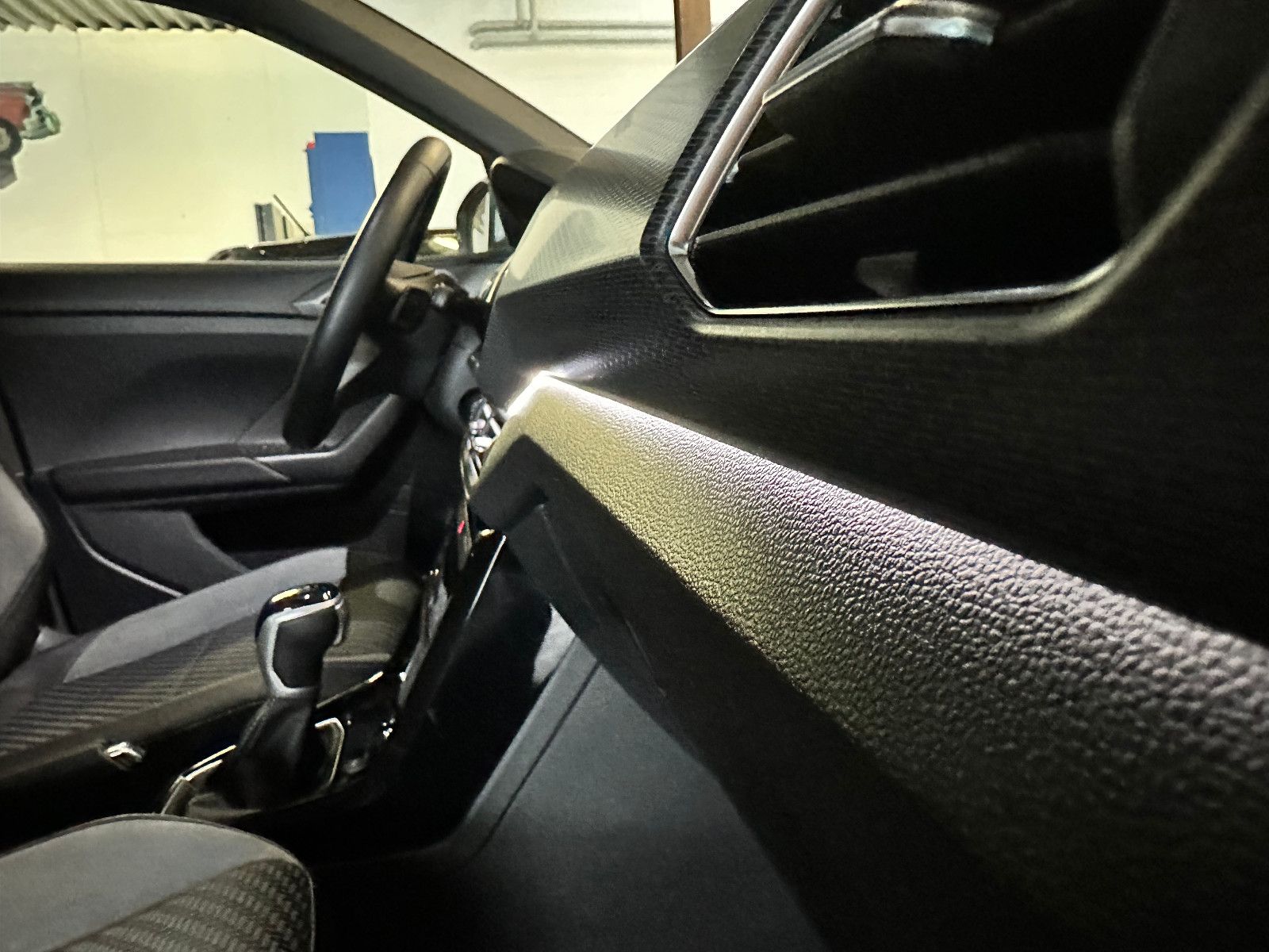 Volkswagen T-Cross R-LINE 1.0TSI DSG VIRTUAL,LED,ACC,18"ALU foto 19