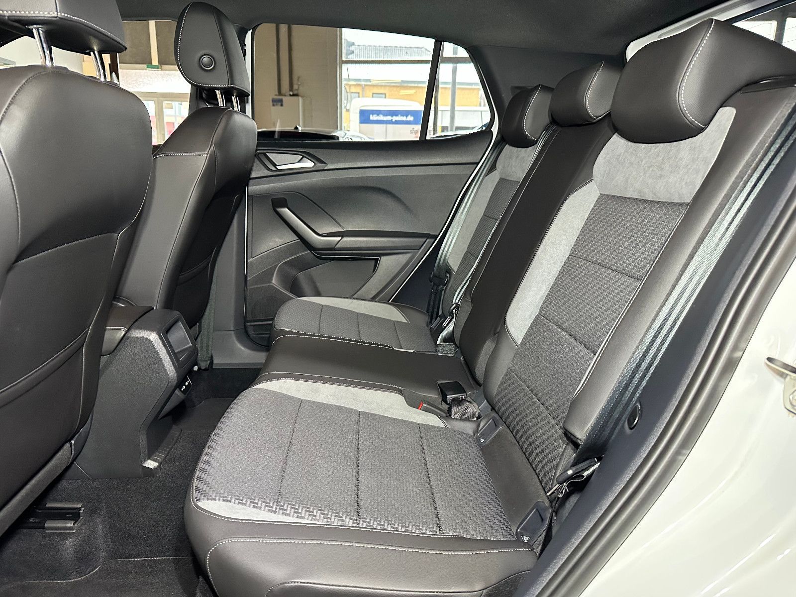 Volkswagen T-Cross R-LINE 1.0TSI DSG VIRTUAL,LED,ACC,18"ALU foto 10