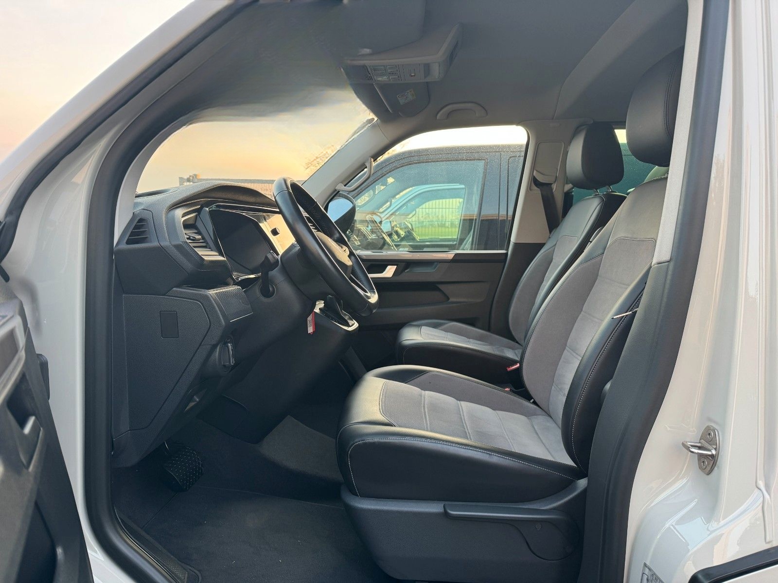 Volkswagen T6 Multivan Generation SIX Navi AHK 7-Sitzer foto 18