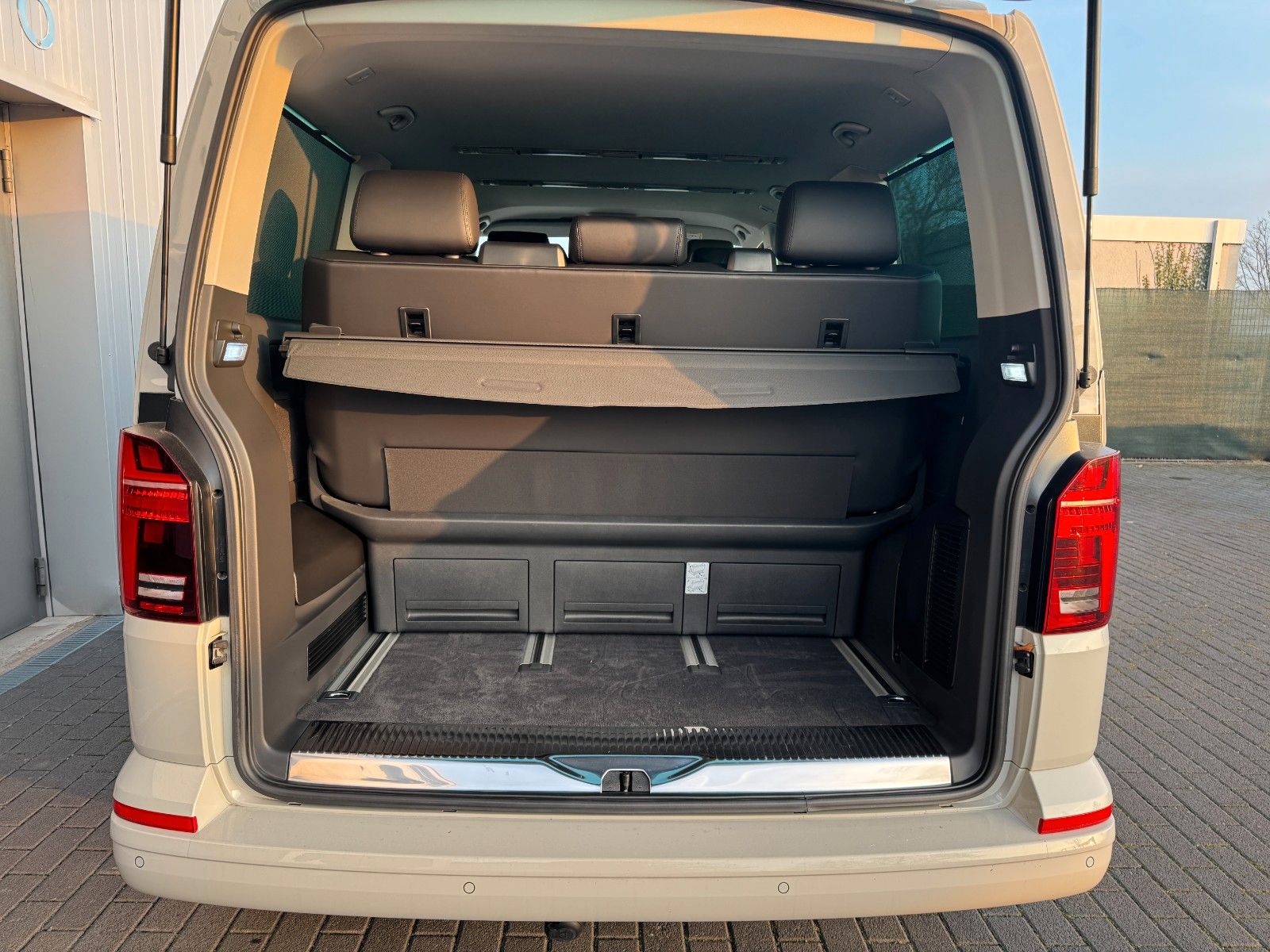 Volkswagen T6 Multivan Generation SIX Navi AHK 7-Sitzer foto 8