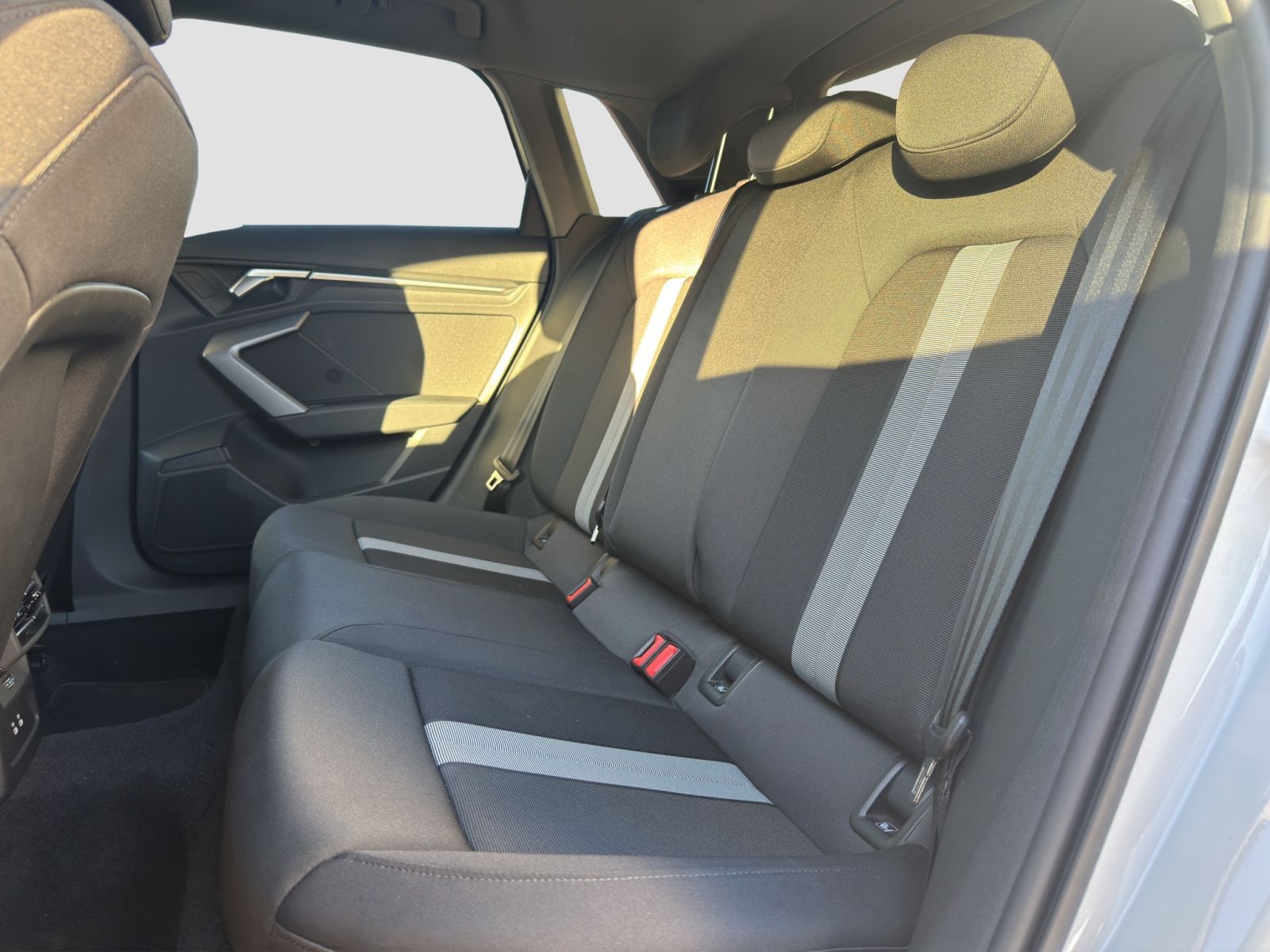 Audi A3 Sportback 30 TFSI S-tronic LED ACC Navi Rückf foto 9