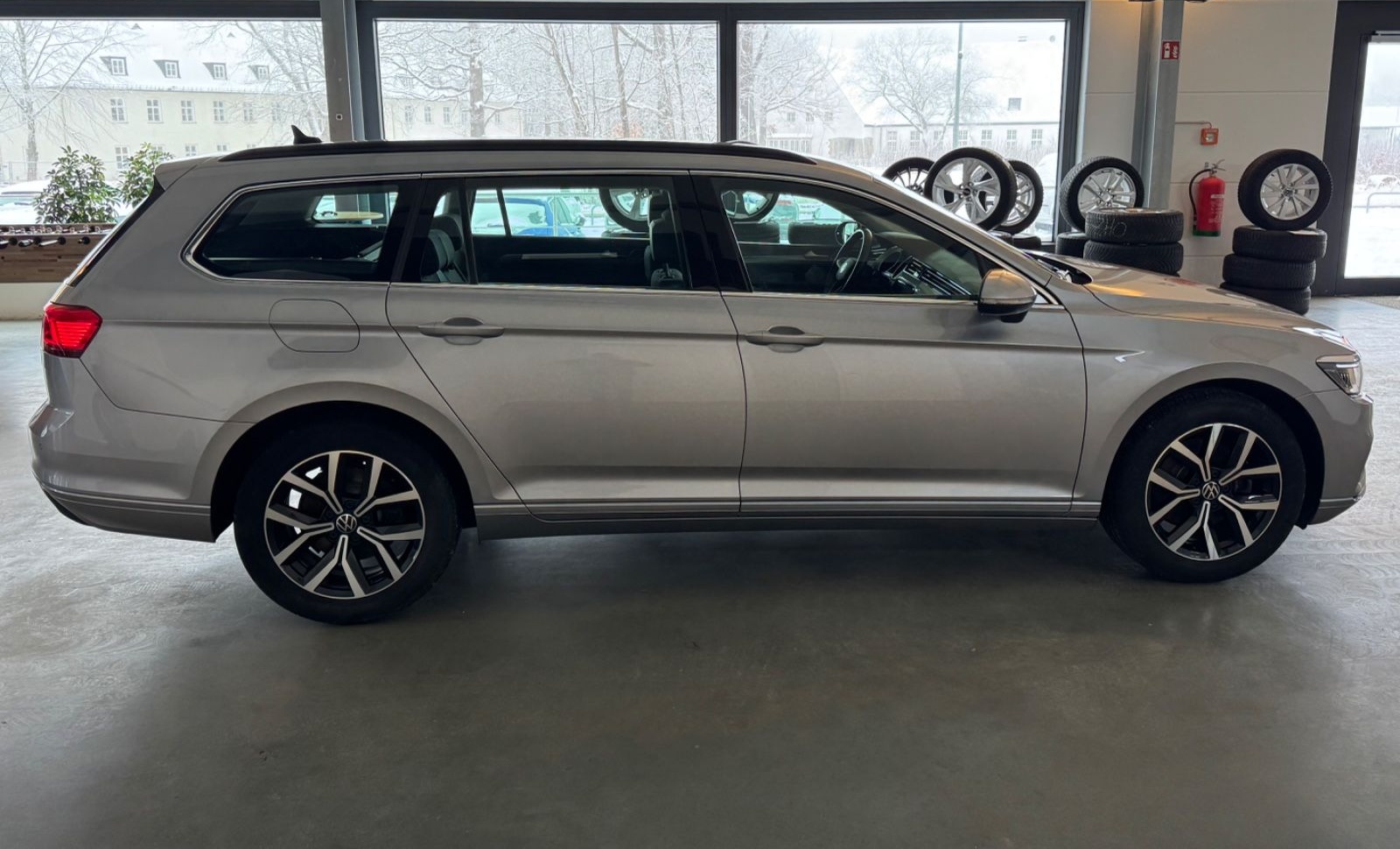 Volkswagen Passat Variant 2.0 TDI Business Matrix/AHK/Kam foto 4