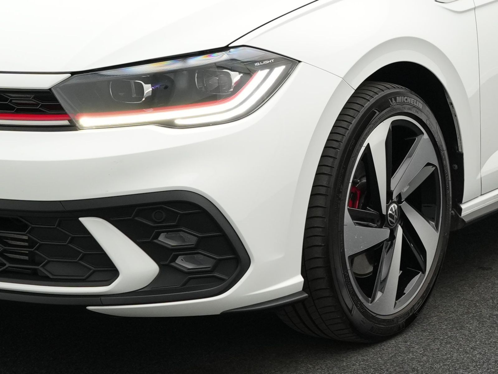 Volkswagen Polo GTI 2.0 TSI DSG *IQ.LIGHT*BEATS*ACC*17''* foto 18