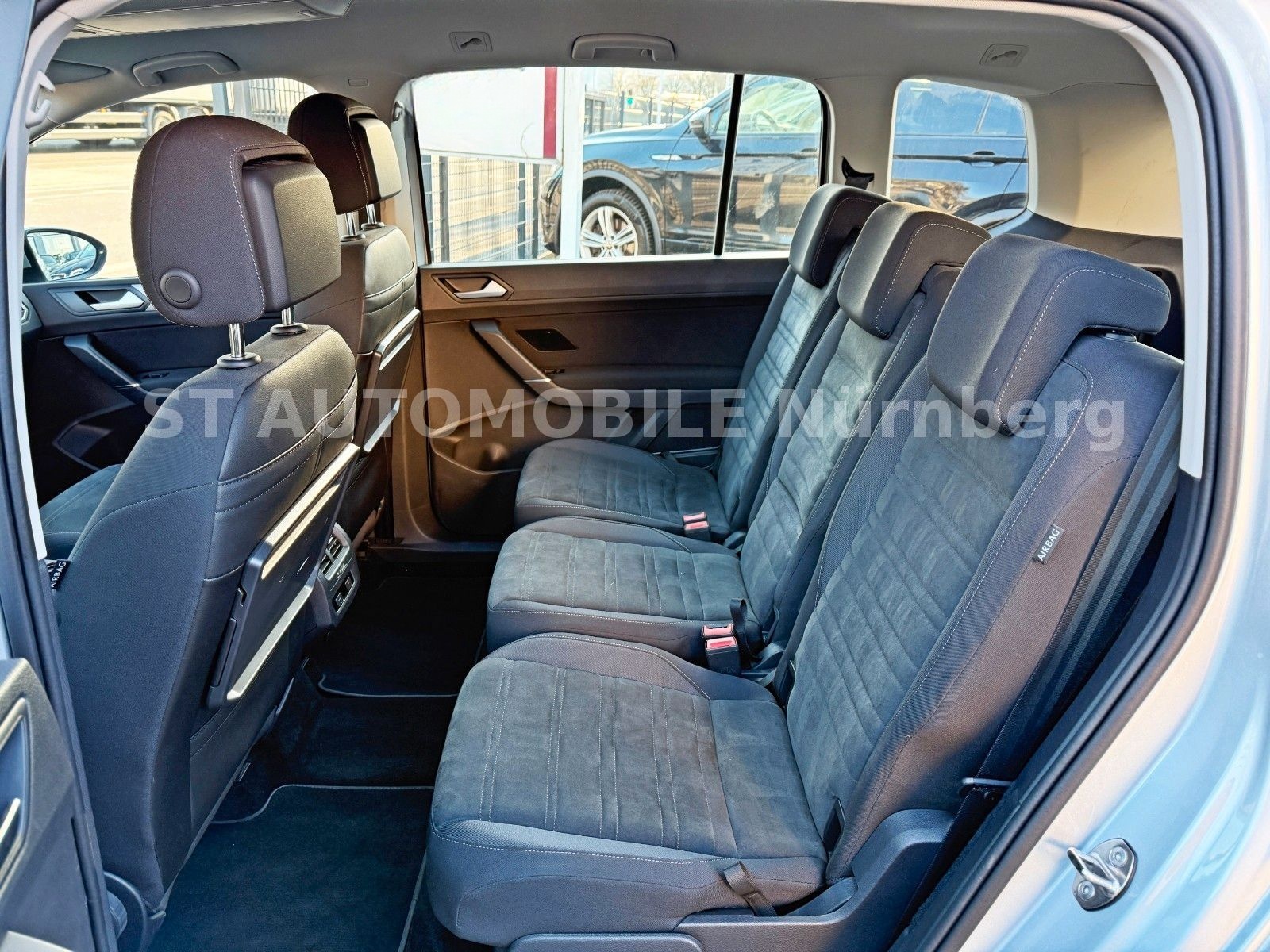 Volkswagen Touran 1.6 TDI Comfortline*1.HD*KAMERA*MASSAGE* foto 12