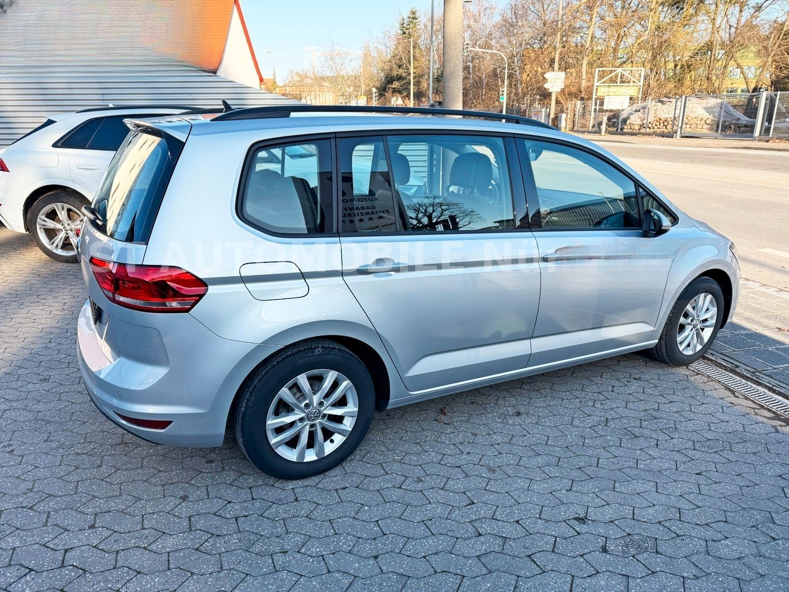 Volkswagen Touran 1.6 TDI Comfortline*1.HD*KAMERA*MASSAGE* foto 6