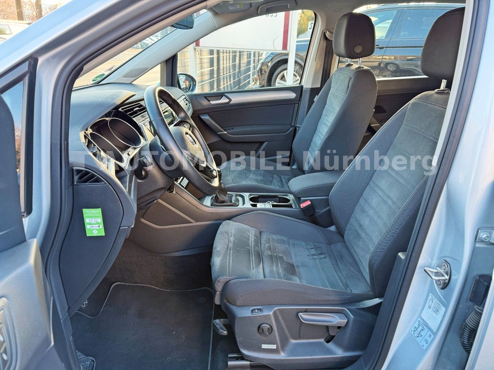 Volkswagen Touran 1.6 TDI Comfortline*1.HD*KAMERA*MASSAGE* foto 7