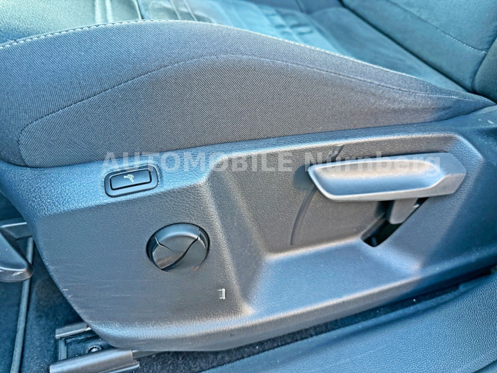 Volkswagen Touran 1.6 TDI Comfortline*1.HD*KAMERA*MASSAGE* foto 8