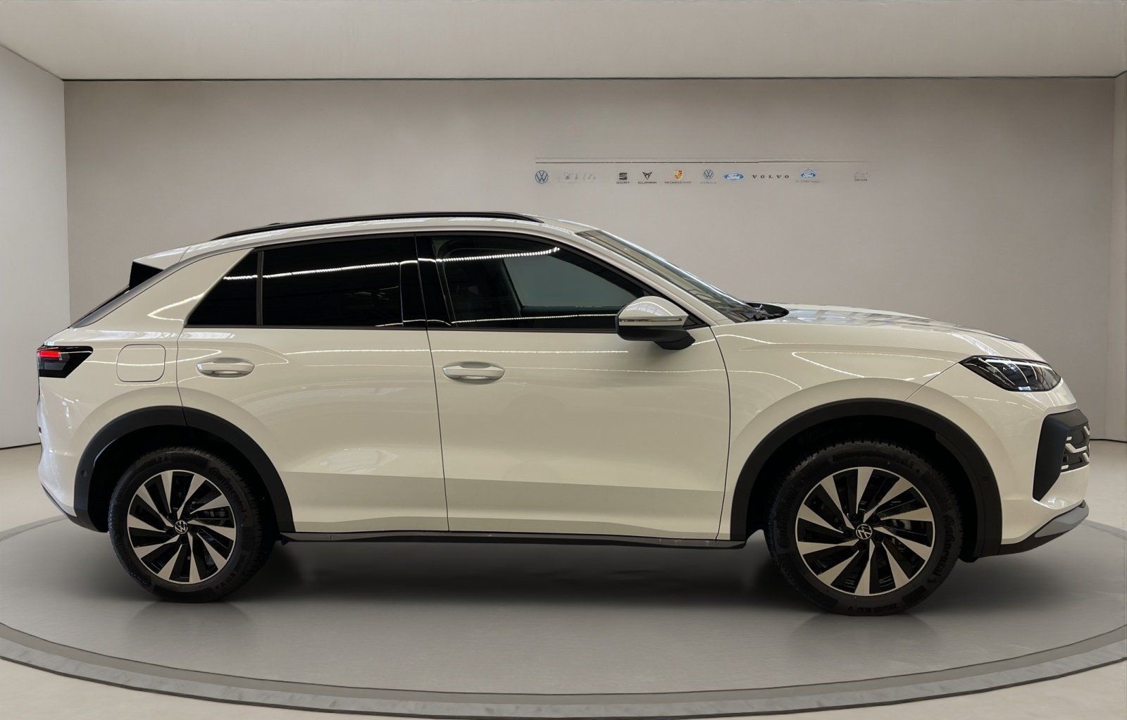 Volkswagen T-Roc Life 1.5 l eTSI OPF DSG ACC AUT Kam. Navi foto 6