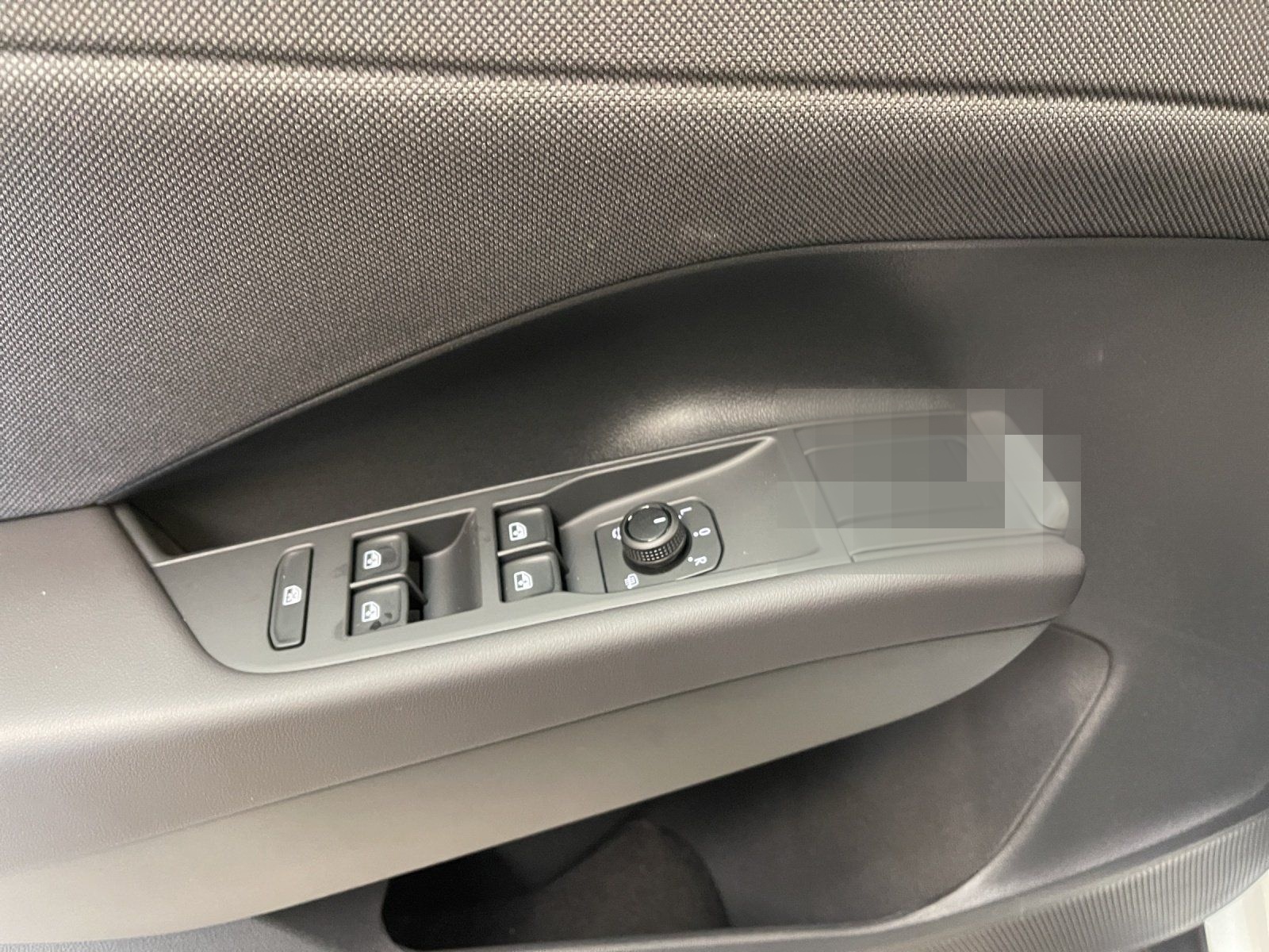 Volkswagen T-Roc Life 1.5 l eTSI OPF DSG ACC AUT Kam. Navi foto 9