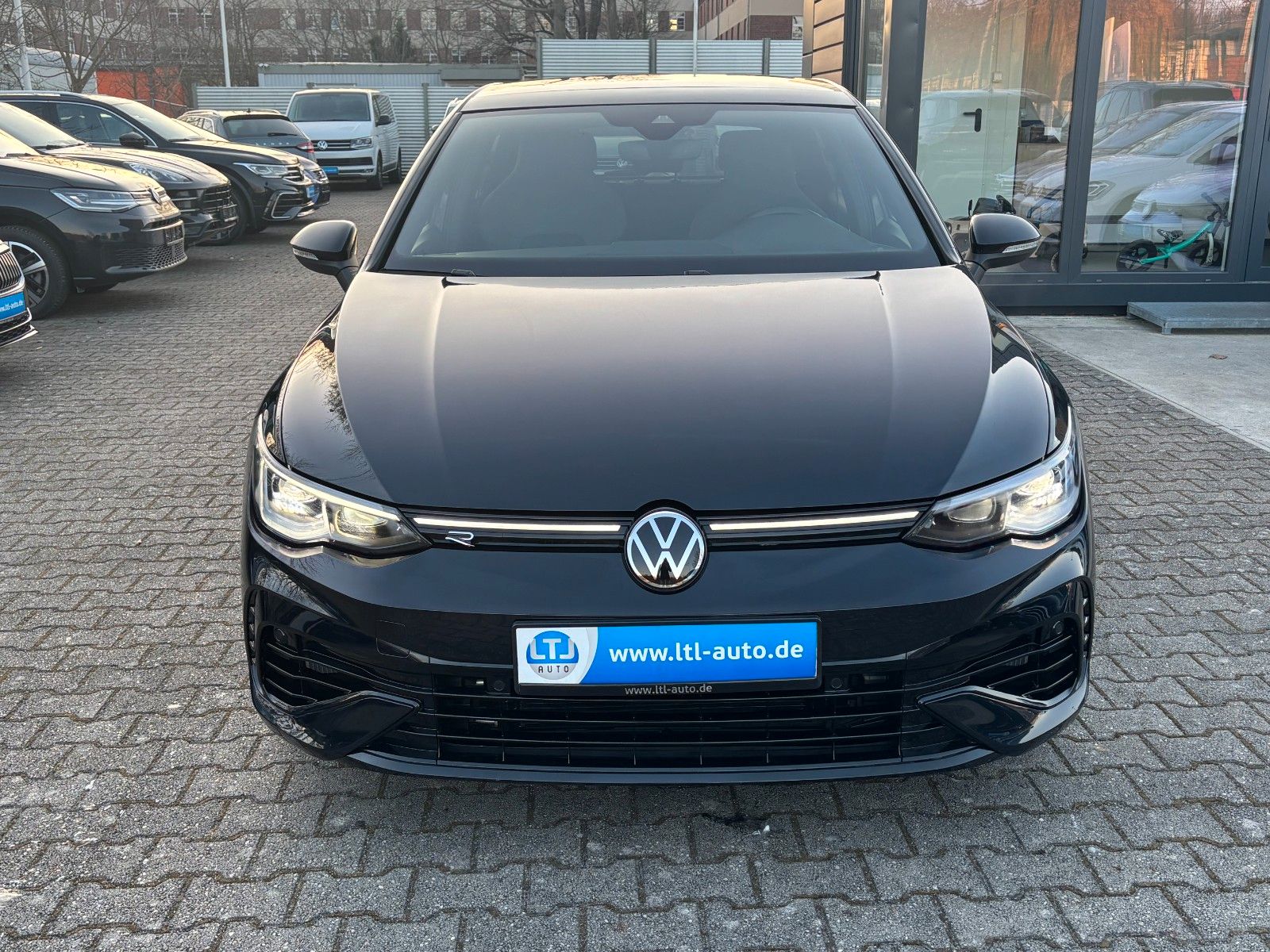 Volkswagen Golf VIII Lim. R DSG Matrix Kamera ACC Panorama foto 2