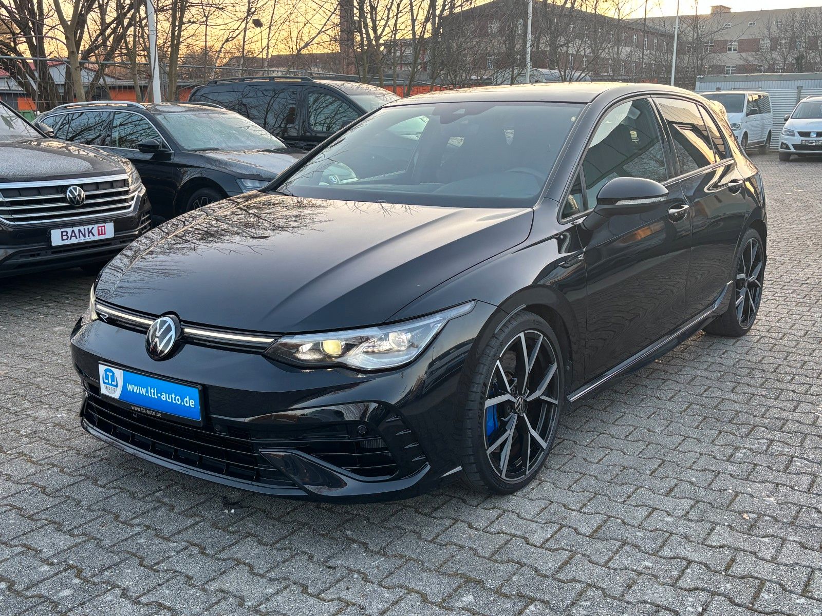 Volkswagen Golf VIII Lim. R DSG Matrix Kamera ACC Panorama foto 3