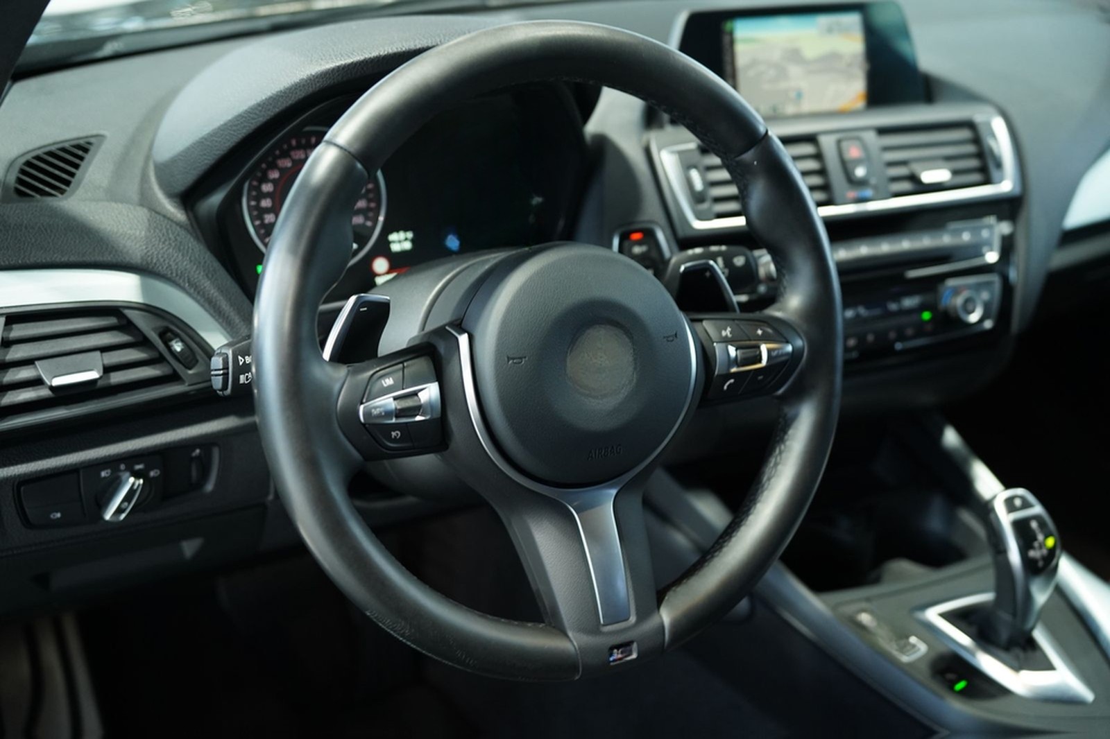BMW M135i xDrive *H&K *PDC *AHK *Business-Paket foto 23