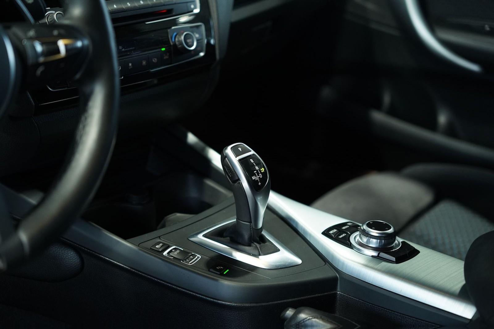 BMW M135i xDrive *H&K *PDC *AHK *Business-Paket foto 27