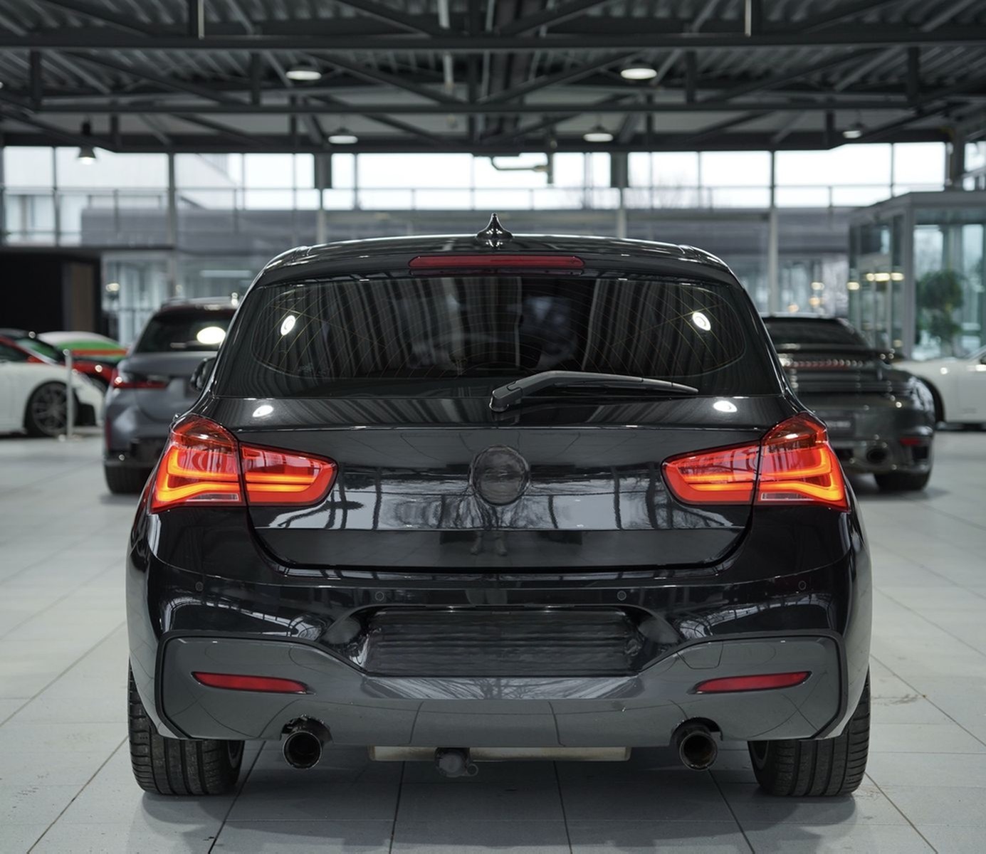 BMW M135i xDrive *H&K *PDC *AHK *Business-Paket foto 8