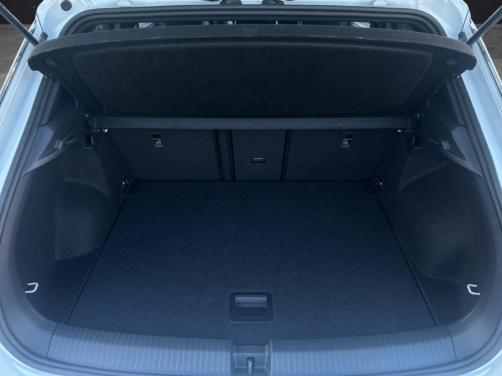 Volkswagen T-Roc R-Line TSI IQ.Light ACC SH RearView AppCon foto 13