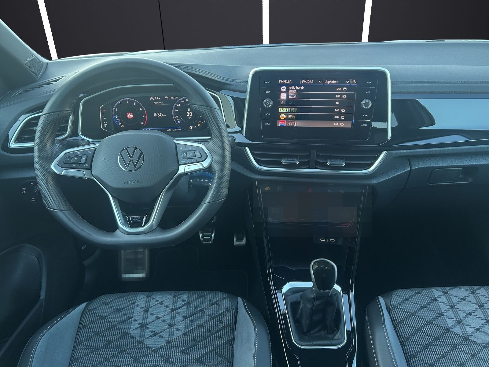 Volkswagen T-Roc R-Line TSI IQ.Light ACC SH RearView AppCon foto 14