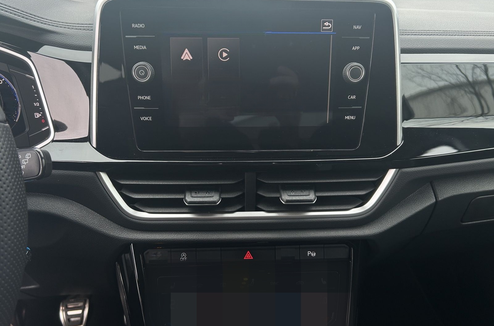 Volkswagen T-Roc R-Line TSI IQ.Light ACC SH RearView AppCon foto 16