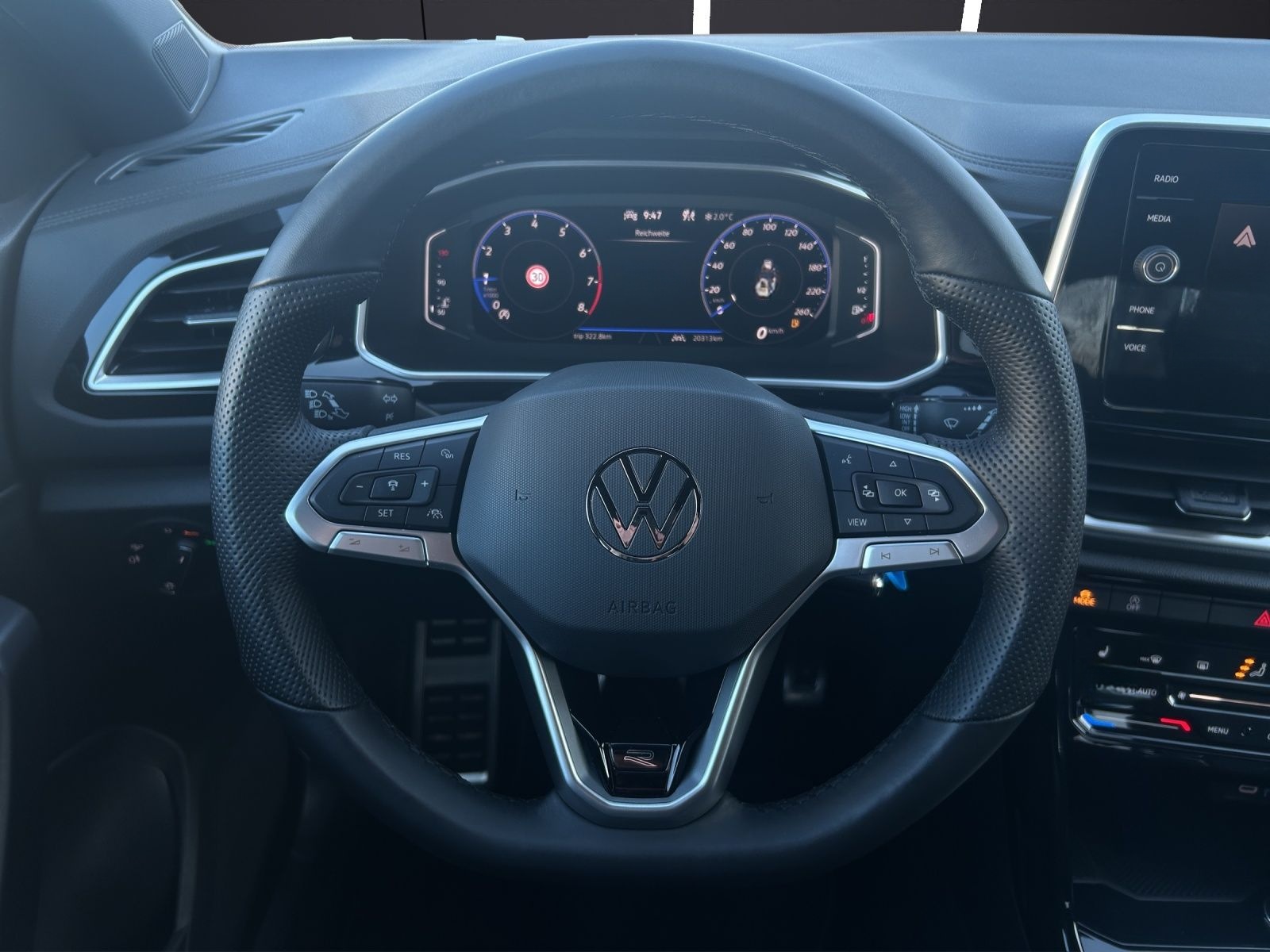 Volkswagen T-Roc R-Line TSI IQ.Light ACC SH RearView AppCon foto 17