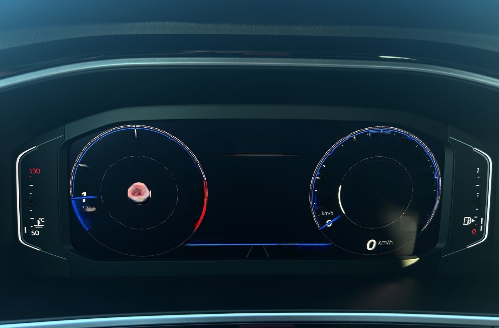 Volkswagen T-Roc R-Line TSI IQ.Light ACC SH RearView AppCon foto 18