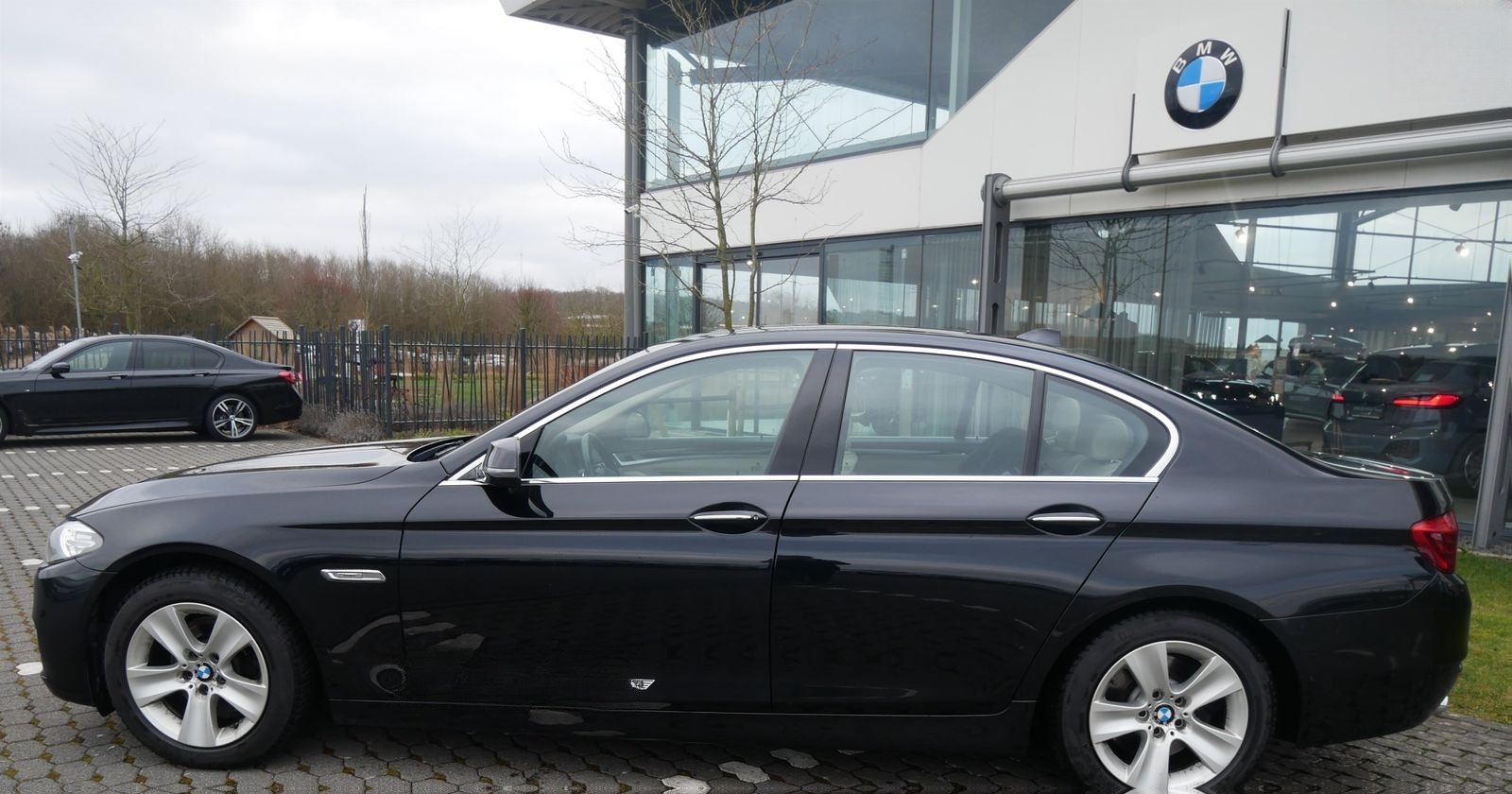 BMW 520d xDrive Lim. Xenon NAV Prof. PDC SHZ foto 2