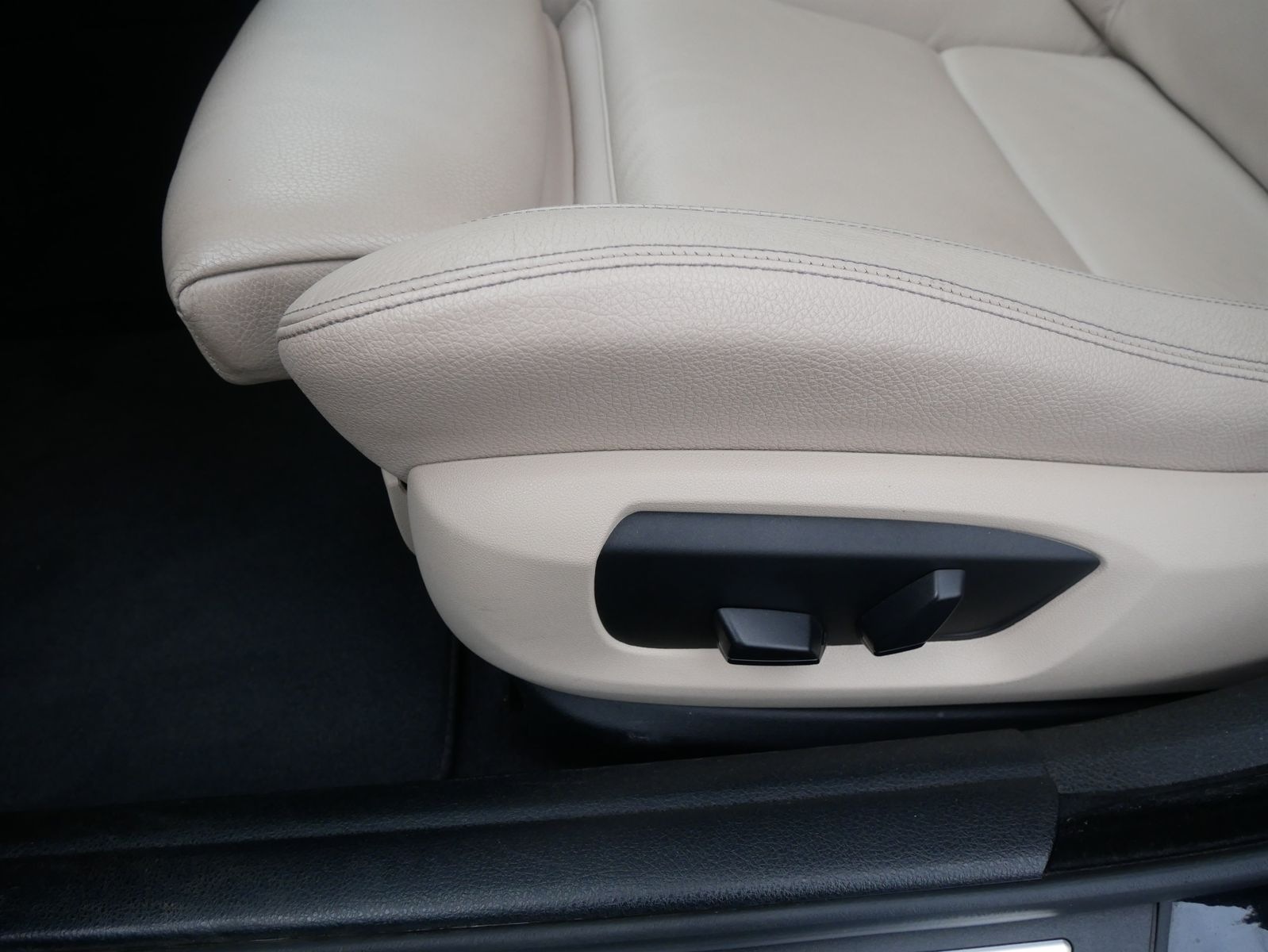 BMW 520d xDrive Lim. Xenon NAV Prof. PDC SHZ foto 11