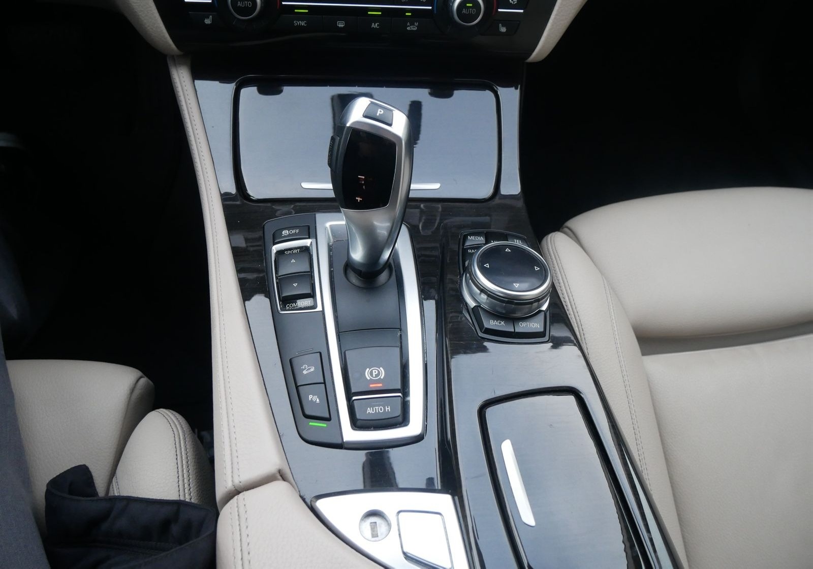 BMW 520d xDrive Lim. Xenon NAV Prof. PDC SHZ foto 21