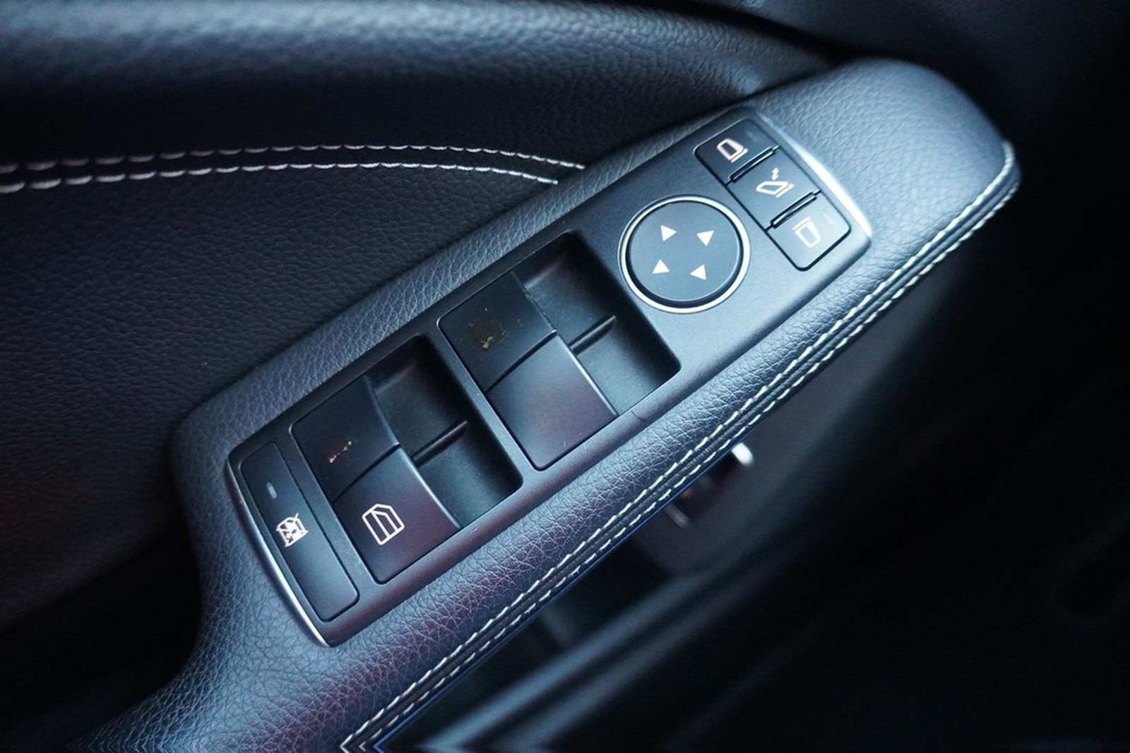 Mercedes-Benz CLA 180 Urban LED Pano Navi Radio foto 16