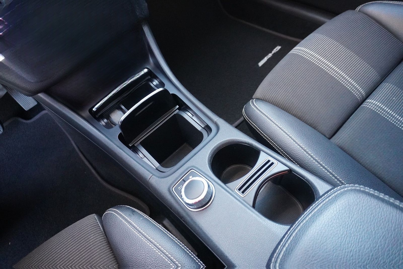 Mercedes-Benz CLA 180 Urban LED Pano Navi Radio foto 32