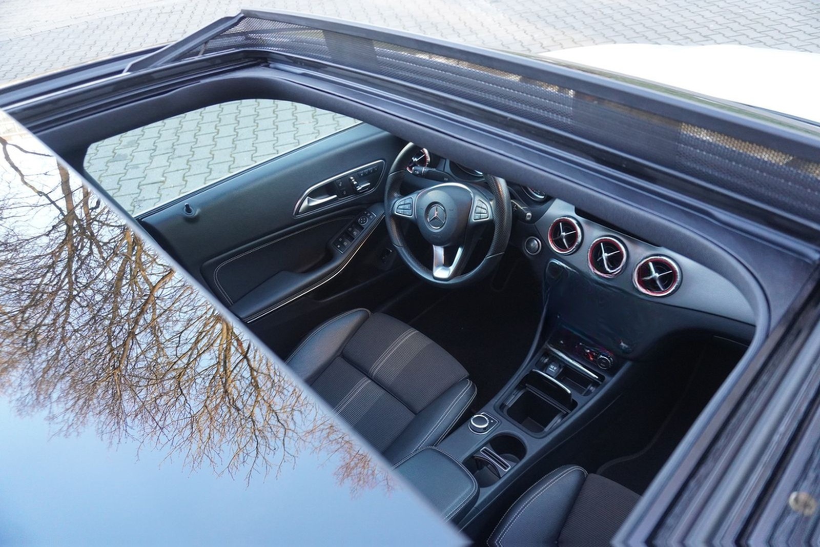 Mercedes-Benz CLA 180 Urban LED Pano Navi Radio foto 34