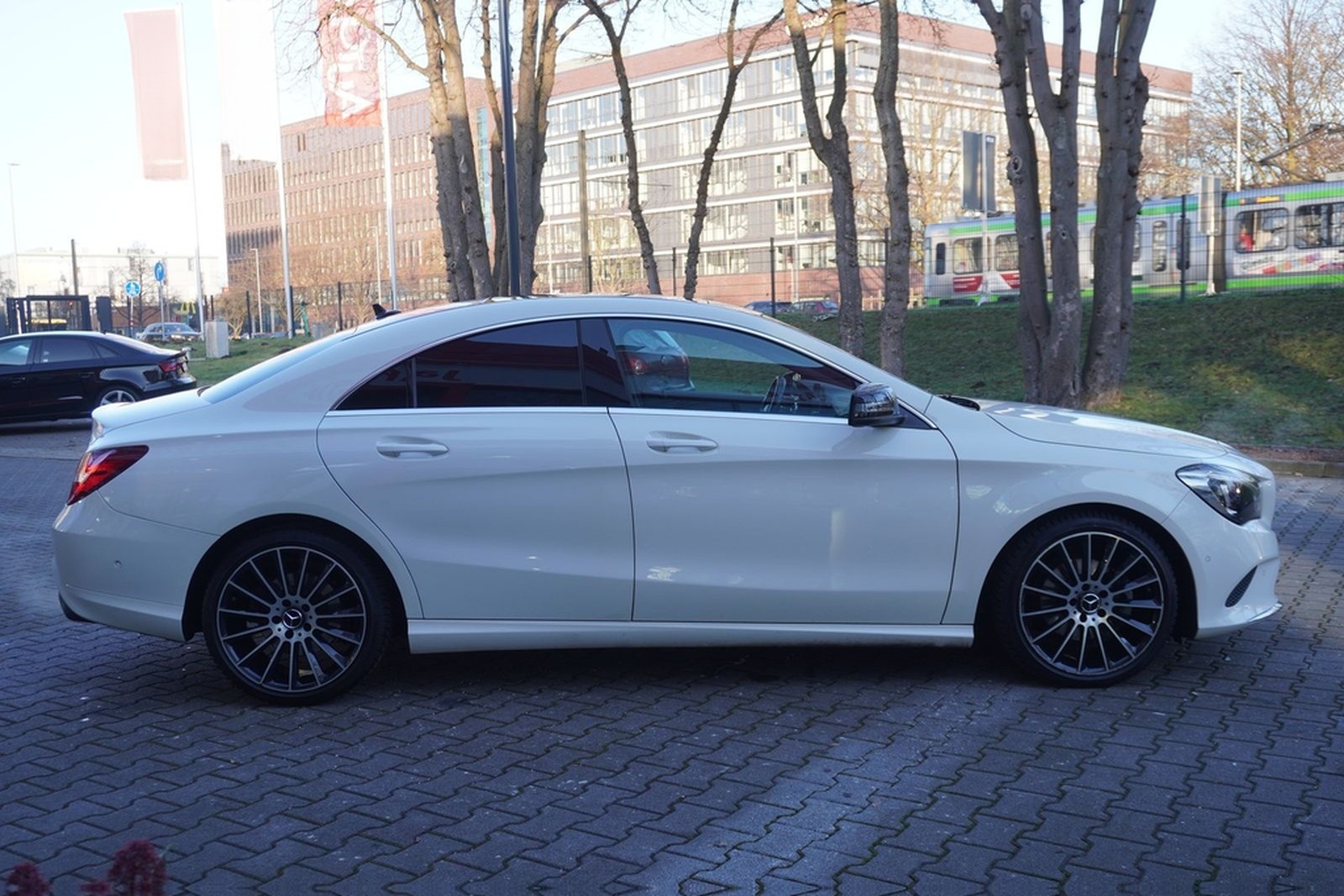 Mercedes-Benz CLA 180 Urban LED Pano Navi Radio foto 5