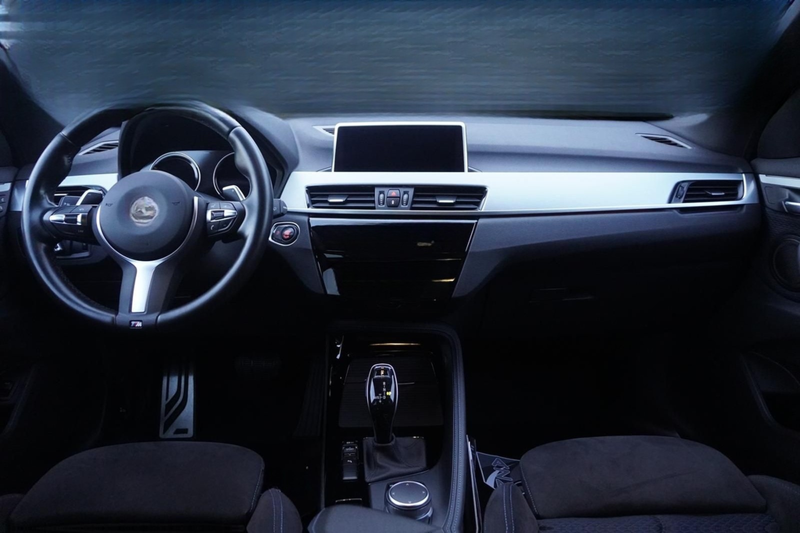 BMW X1 20i M-SPORTPAKET|SHADOW|HEAD-UP|KAMERA|HIFI foto 16