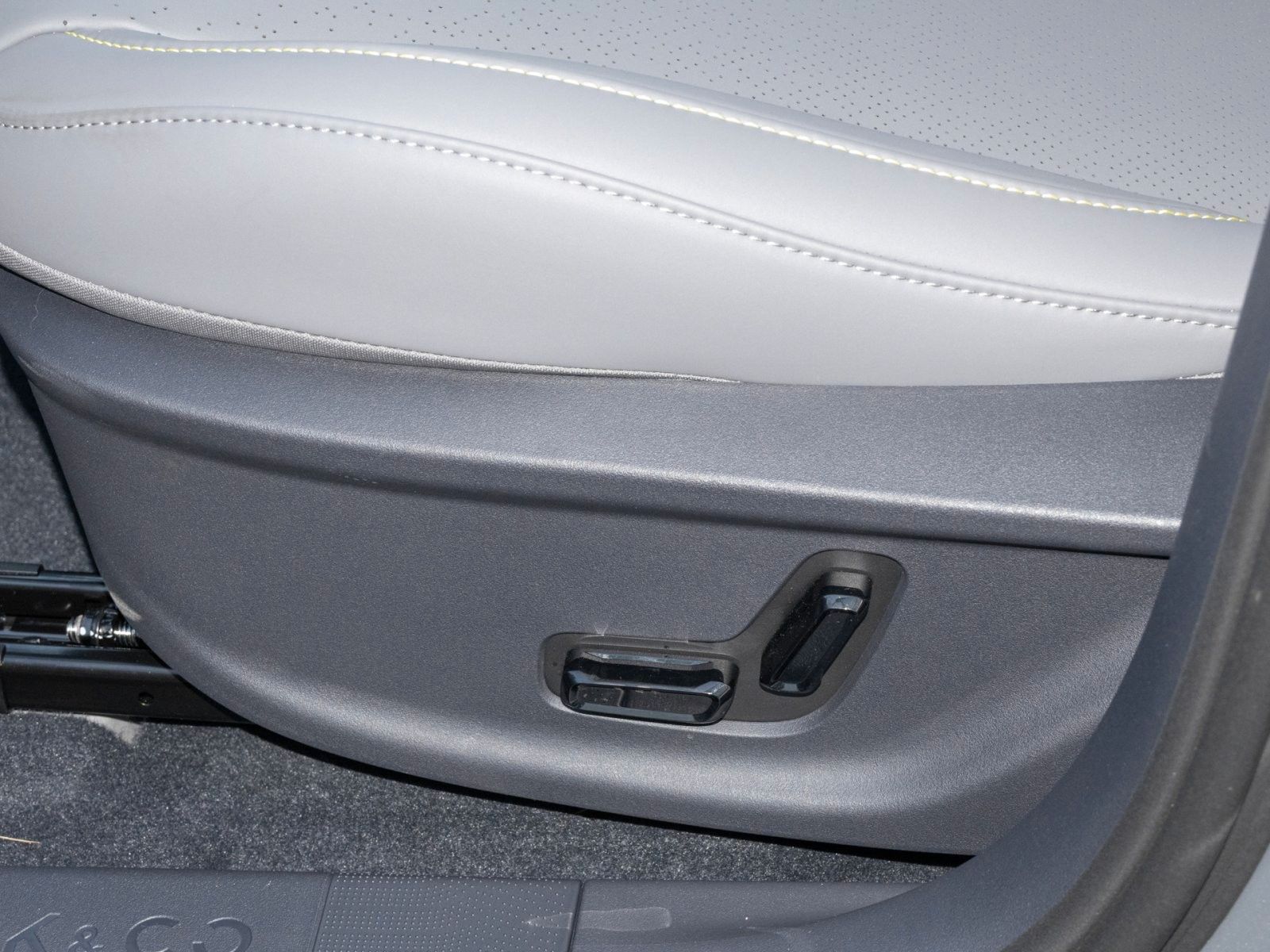 Lynk&Co 02 200 kW More foto 9