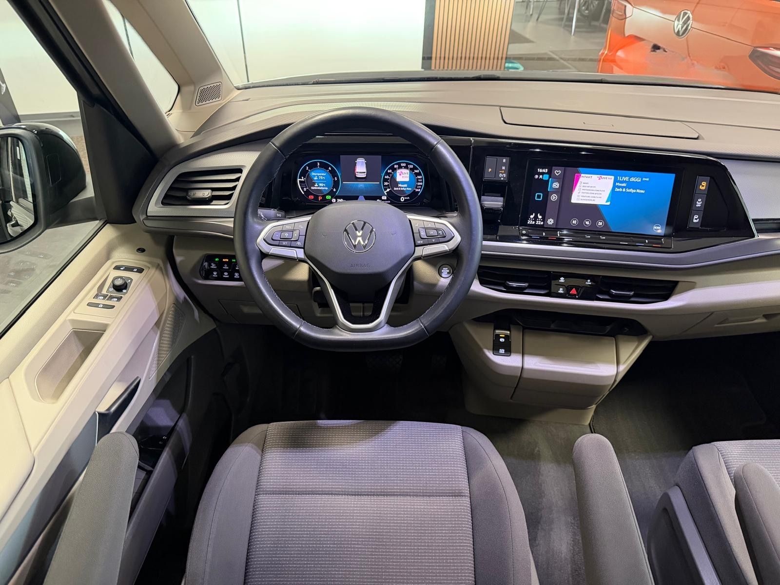 Volkswagen T7 Multivan/Pano-Dach/AHK/PDC/ACC/Kamera/DSG/LED foto 10