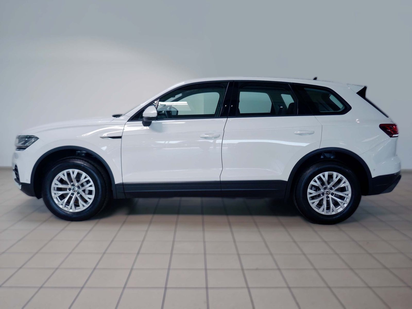 Volkswagen Touareg 3.0 TDI V6 4MOTION | LED RFK ACC Navi foto 3