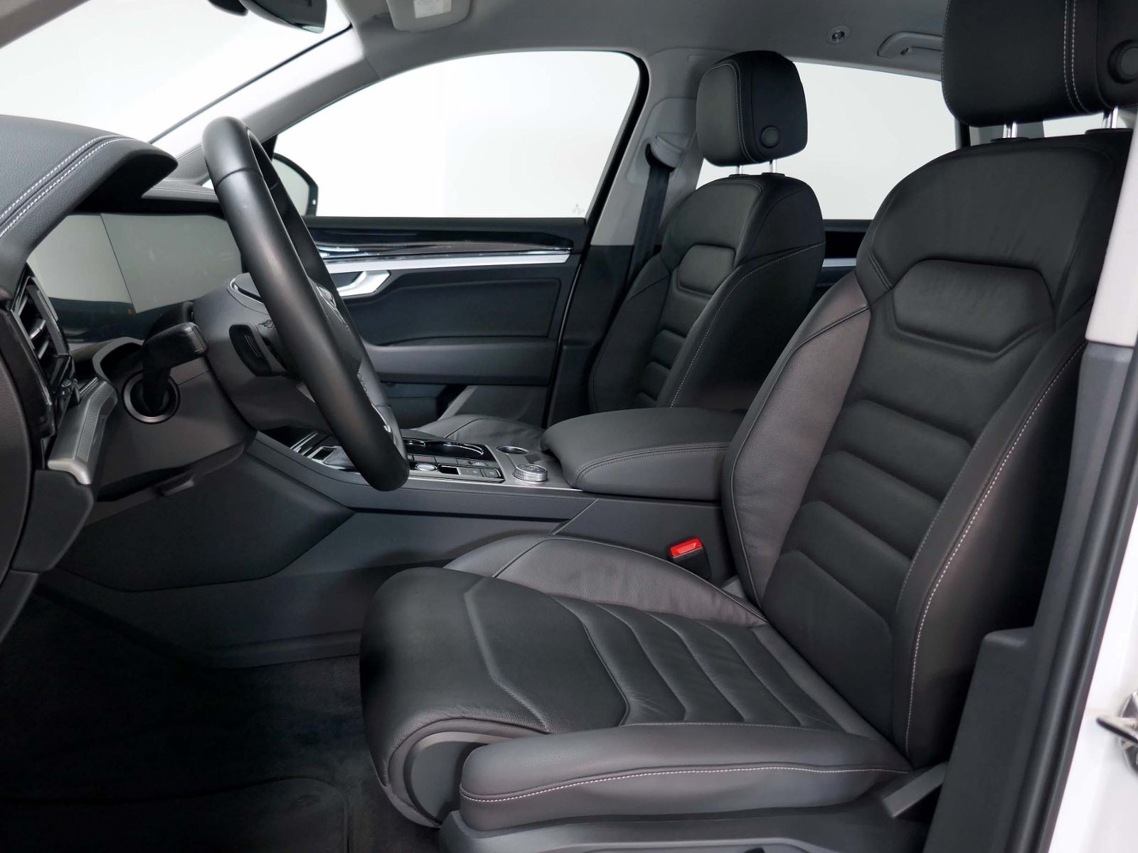 Volkswagen Touareg 3.0 TDI V6 4MOTION | LED RFK ACC Navi foto 7
