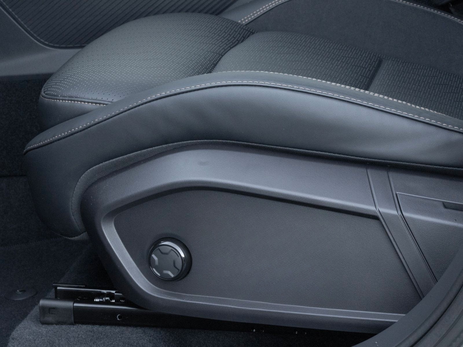 Lynk&Co 08 1.5 T PHEV 257 kW More foto 15